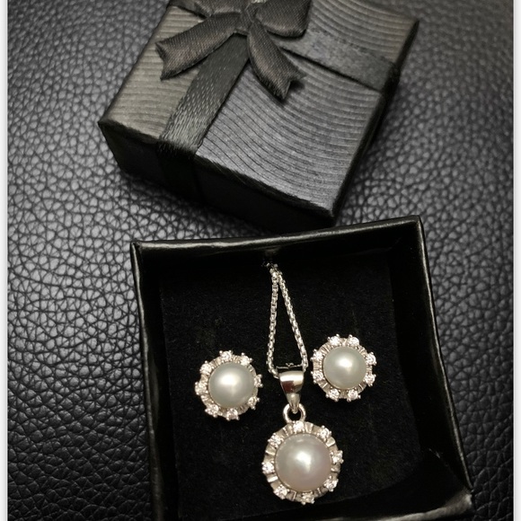 Sterling silver,fresh water pearl with CZ  set - Picture 9 of 9